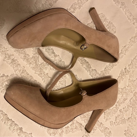 Naturalizer Women's Tan Mary Jane Heels - Picture 5 of 7